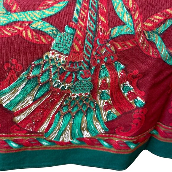 Holiday Tablecloth Round Red Green Tassel Print Christmas Decor Cotton 70" VTG - Picture 6 of 9